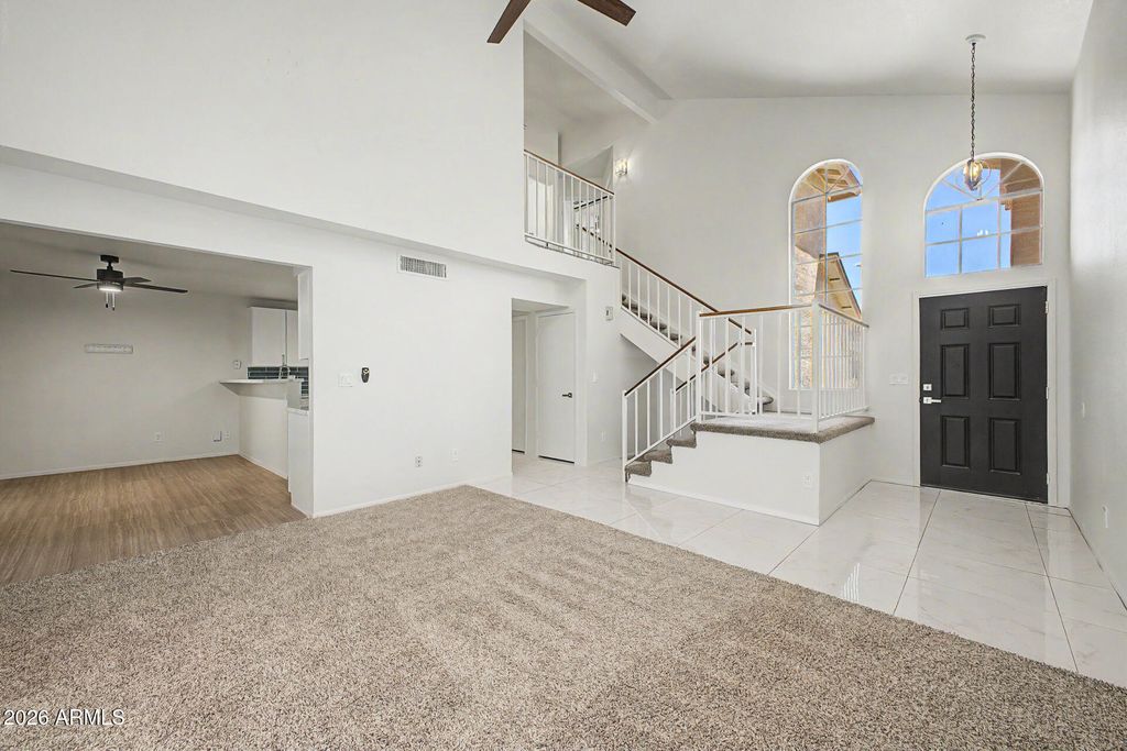 Image 6 of property listing at 11822 N 76TH Drive, Peoria, AZ 85345
