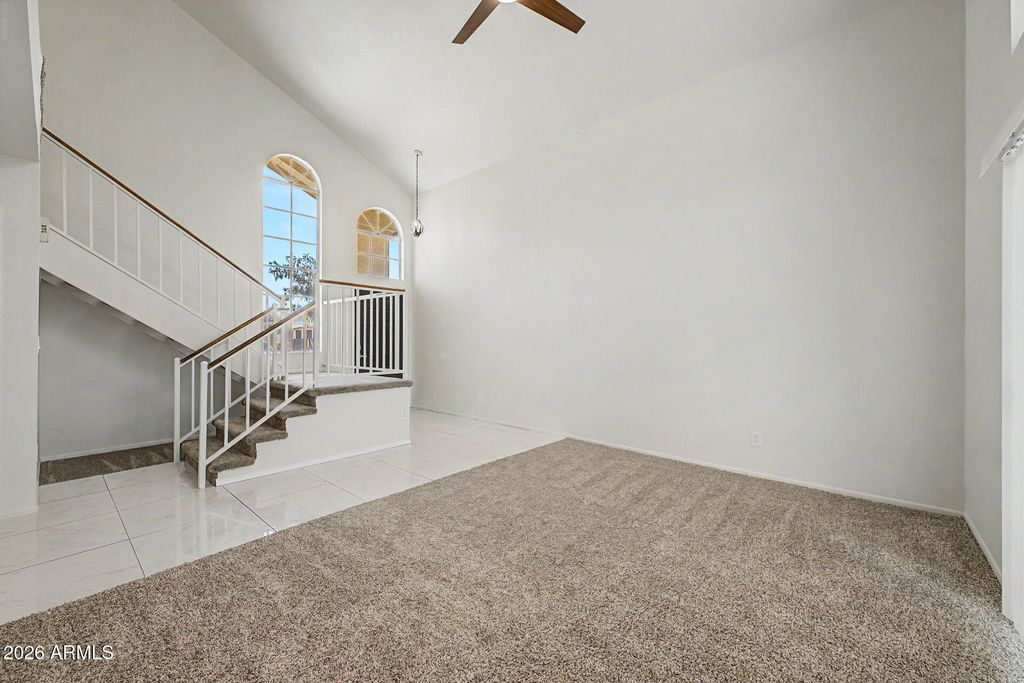 Image 8 of property listing at 11822 N 76TH Drive, Peoria, AZ 85345