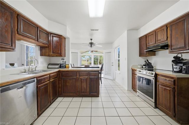 2004 Springside CT, Virginia Beach, VA 23456