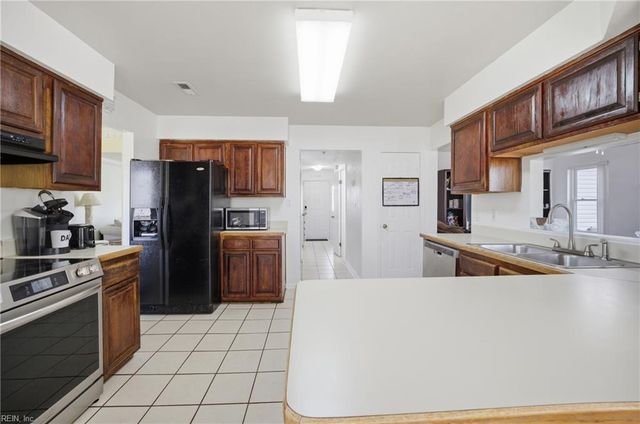 2004 Springside CT, Virginia Beach, VA 23456