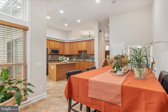 2158 OBERLIN DR, Woodbridge, VA 22191