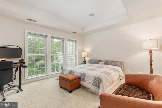 2158 OBERLIN DR, Woodbridge, VA 22191