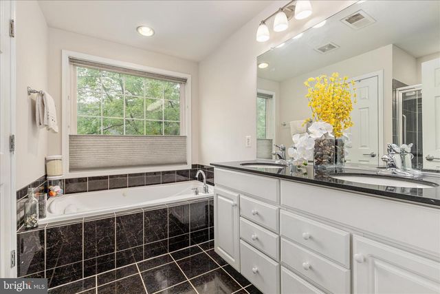 2158 OBERLIN DR, Woodbridge, VA 22191