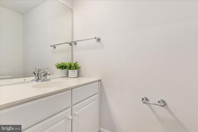 2158 OBERLIN DR, Woodbridge, VA 22191