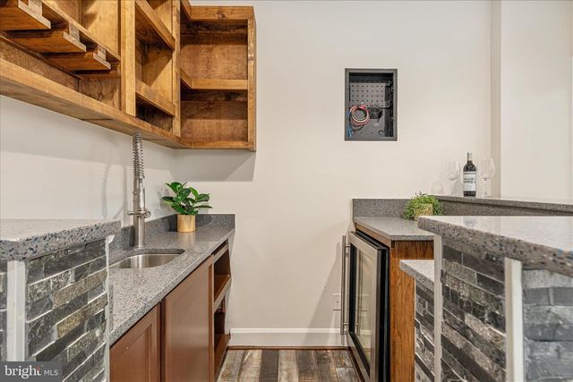 2158 OBERLIN DR, Woodbridge, VA 22191