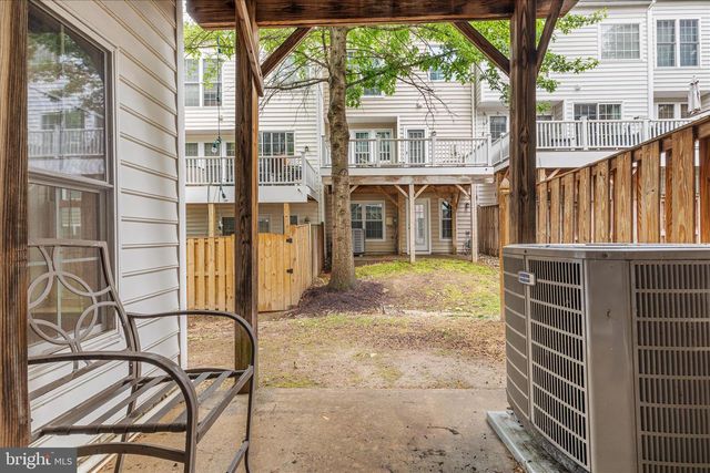 2158 OBERLIN DR, Woodbridge, VA 22191