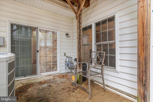 2158 OBERLIN DR, Woodbridge, VA 22191