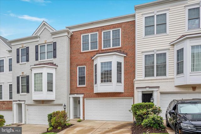 2158 OBERLIN DR, Woodbridge, VA 22191