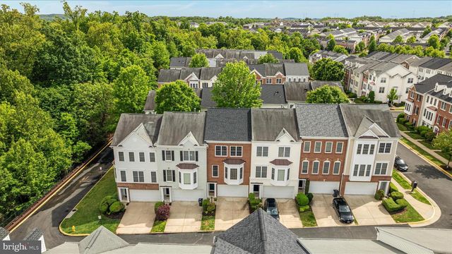 2158 OBERLIN DR, Woodbridge, VA 22191