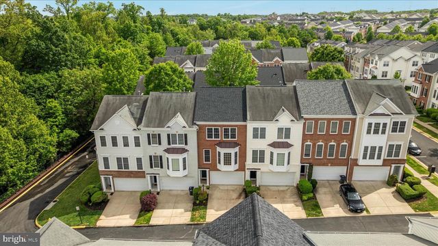 2158 OBERLIN DR, Woodbridge, VA 22191