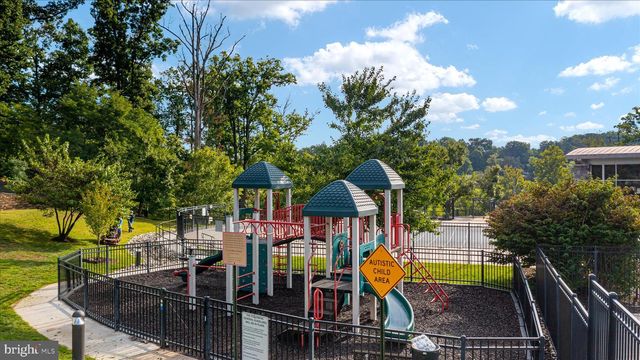 2158 OBERLIN DR, Woodbridge, VA 22191