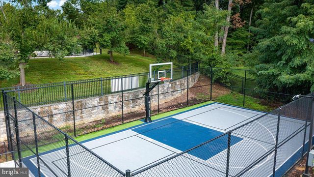 2158 OBERLIN DR, Woodbridge, VA 22191