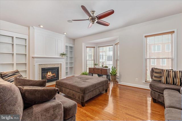 2158 OBERLIN DR, Woodbridge, VA 22191