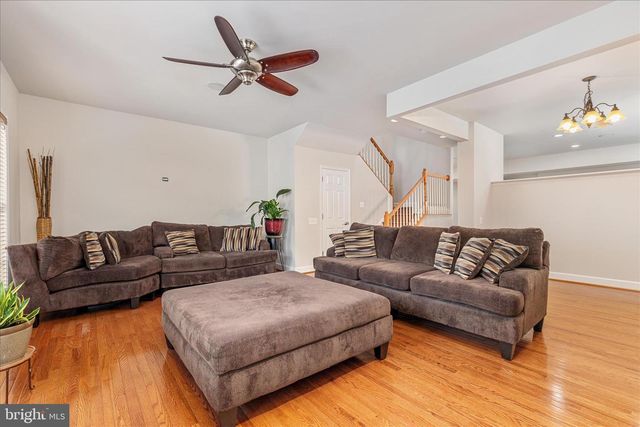 2158 OBERLIN DR, Woodbridge, VA 22191