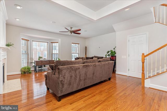 2158 OBERLIN DR, Woodbridge, VA 22191