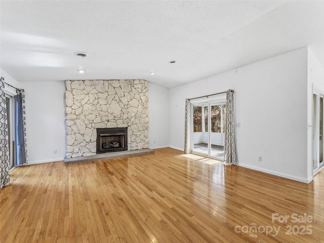 27 Spring Valley Road, Pisgah Forest, NC 28768