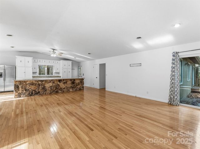 27 Spring Valley Road, Pisgah Forest, NC 28768