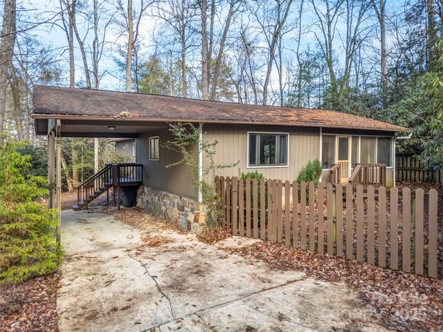 27 Spring Valley Road, Pisgah Forest, NC 28768