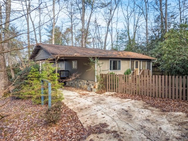 27 Spring Valley Road, Pisgah Forest, NC 28768