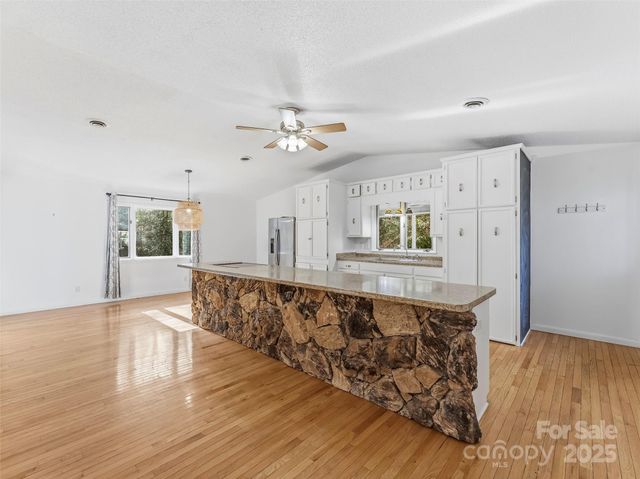 27 Spring Valley Road, Pisgah Forest, NC 28768