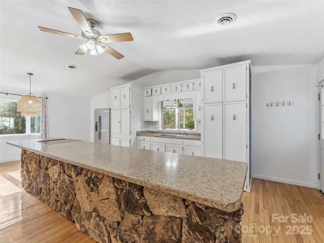 27 Spring Valley Road, Pisgah Forest, NC 28768