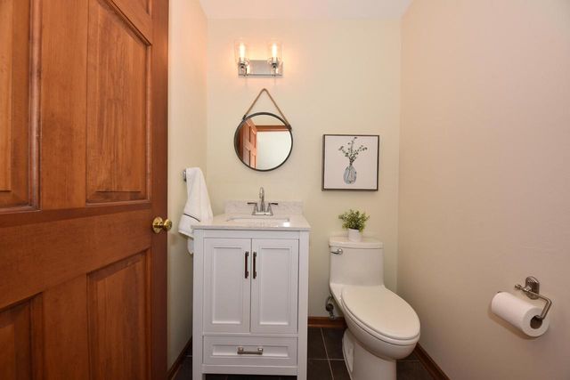 9820 N Shannon COURT, Mequon, WI 53097