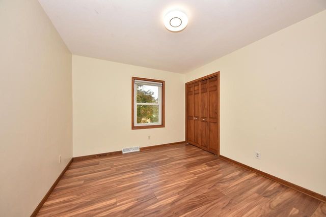 9820 N Shannon COURT, Mequon, WI 53097