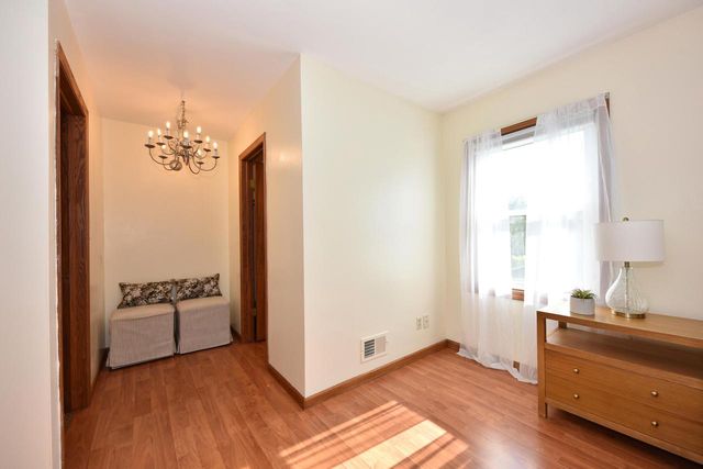 9820 N Shannon COURT, Mequon, WI 53097