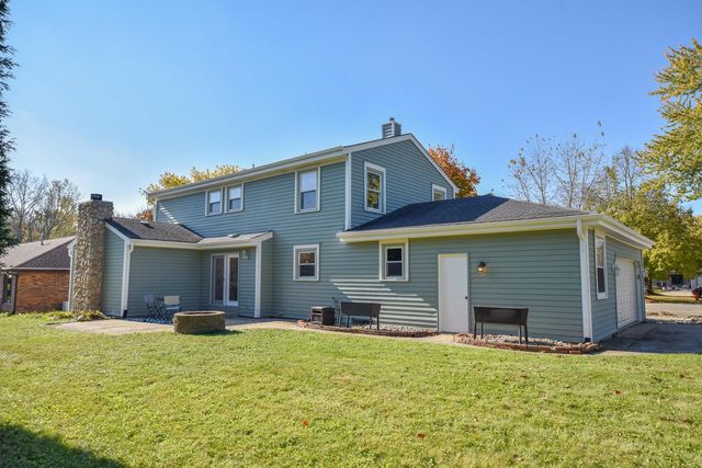 9820 N Shannon COURT, Mequon, WI 53097