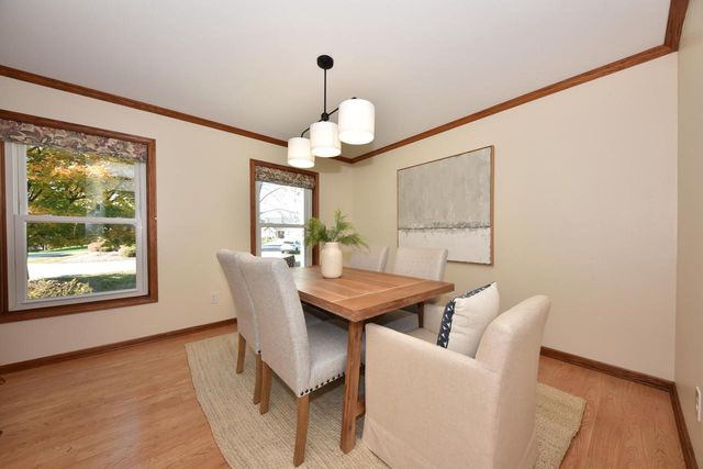 9820 N Shannon COURT, Mequon, WI 53097