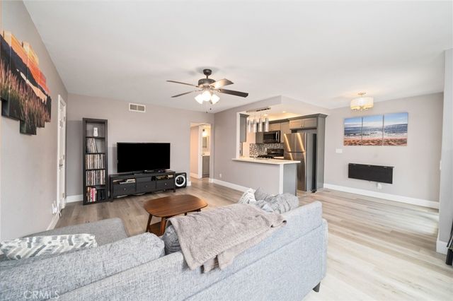 609 S. Newhope St Unit B, Santa Ana, CA 92704