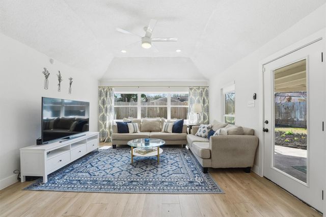 5611 De Milo Drive, Houston, TX 77092