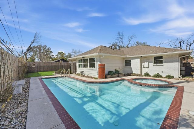 5611 De Milo Drive, Houston, TX 77092