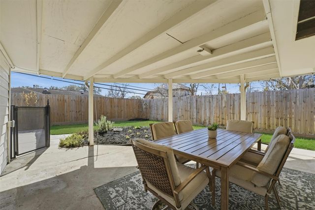 5611 De Milo Drive, Houston, TX 77092