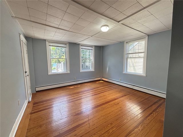 712 Hope Street 1, Bristol, RI 02809