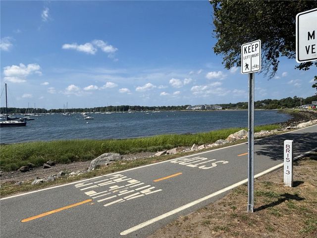 712 Hope Street 1, Bristol, RI 02809