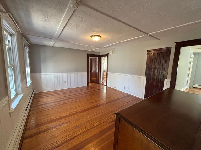 712 Hope Street 1, Bristol, RI 02809