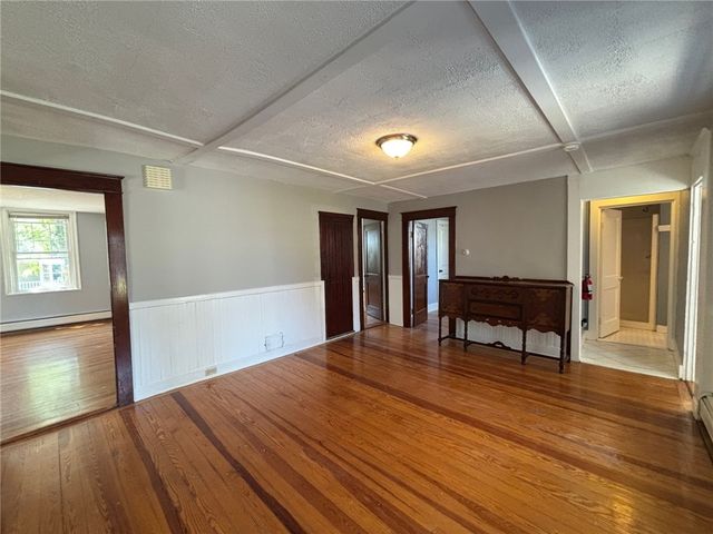 712 Hope Street 1, Bristol, RI 02809