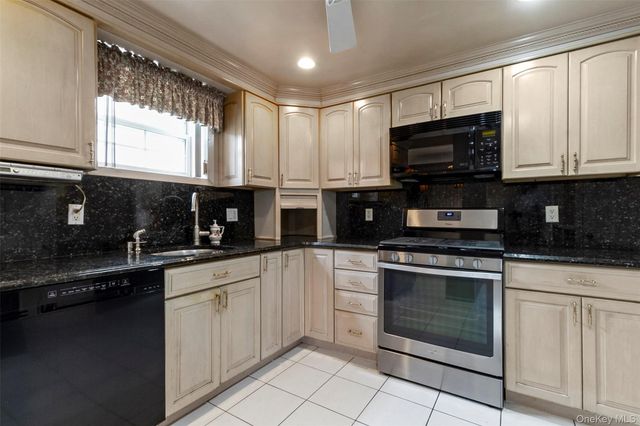 89 Devoe Avenue, Yonkers, NY 10705