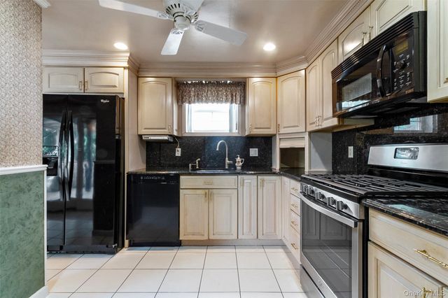 89 Devoe Avenue, Yonkers, NY 10705