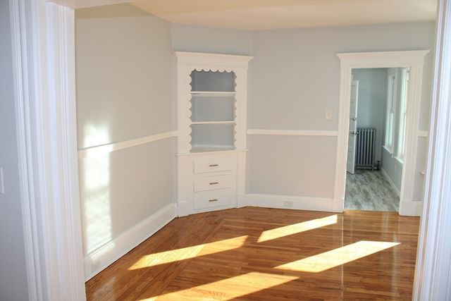 25 Malden St, Springfield, MA 01108