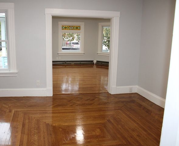 25 Malden St, Springfield, MA 01108