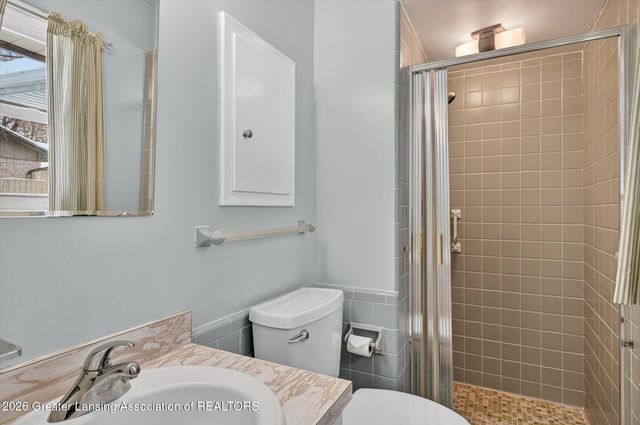 2201 Post Oak Lane, Lansing, MI 48912