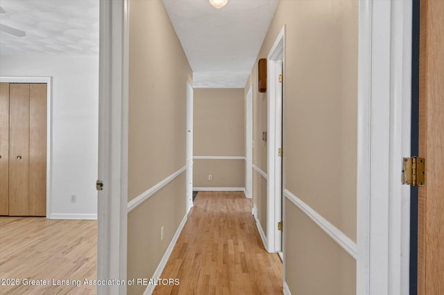 2201 Post Oak Lane, Lansing, MI 48912