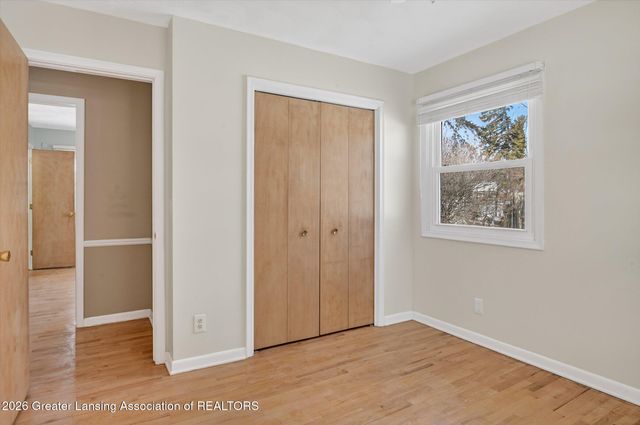 2201 Post Oak Lane, Lansing, MI 48912