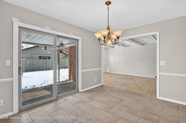 2201 Post Oak Lane, Lansing, MI 48912