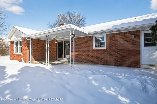 2201 Post Oak Lane, Lansing, MI 48912