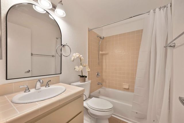 13051 Lincoln Way #B, Auburn, CA 95603