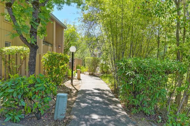 13051 Lincoln Way #B, Auburn, CA 95603