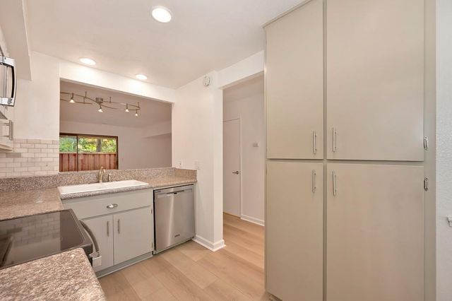 13051 Lincoln Way #B, Auburn, CA 95603